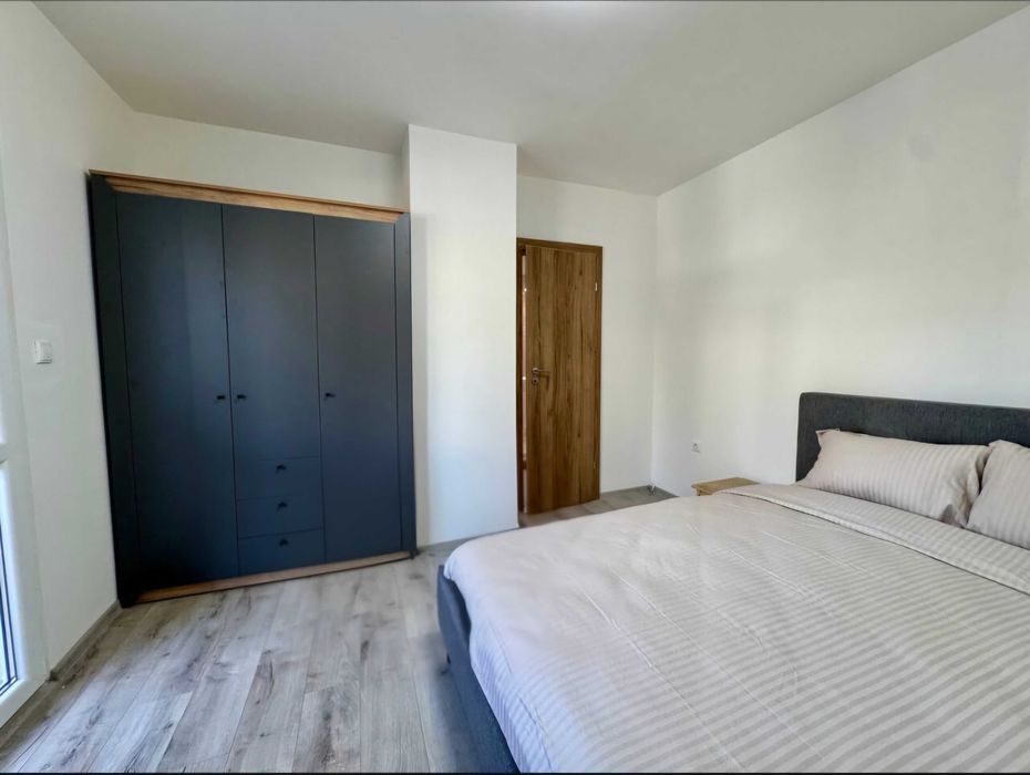 Продава се Тристаен апартамент в Бургас, Възраждане - 65 кв.м за 2431 €/кв.м - Снимка #4