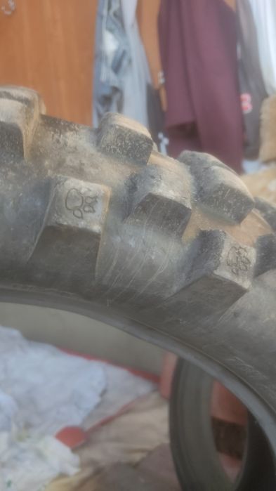 Продам резину на эндуро на 18