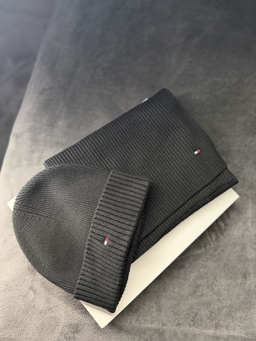 Tommy Hilfiger Flag set caciula si fular negre noi originale la cutie