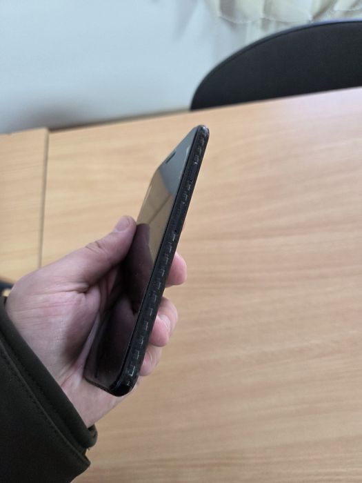 iPhone SE 2022 - *ca nou* 64 GB (folosit pentru recuperare de date)