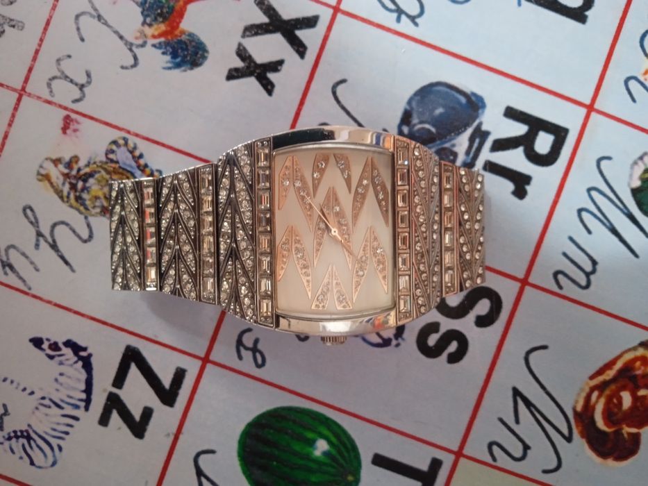 Soat orginal sotiladi