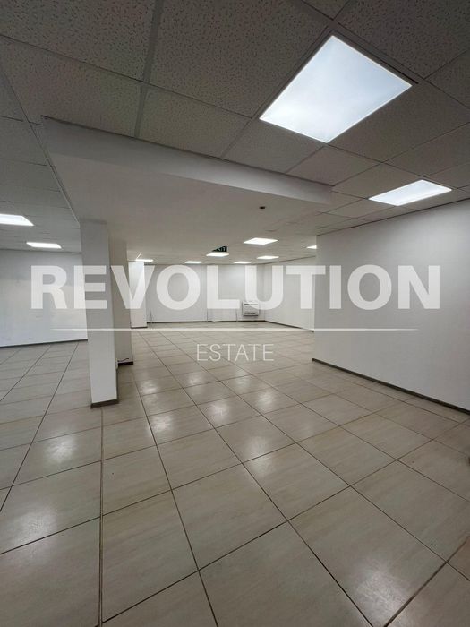 Дава се под наем Офис в Варна, Трошево - 270 кв.м за 1994.61 € - Снимка #1