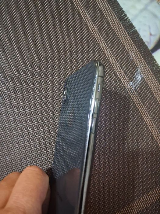 Vând iphone x black