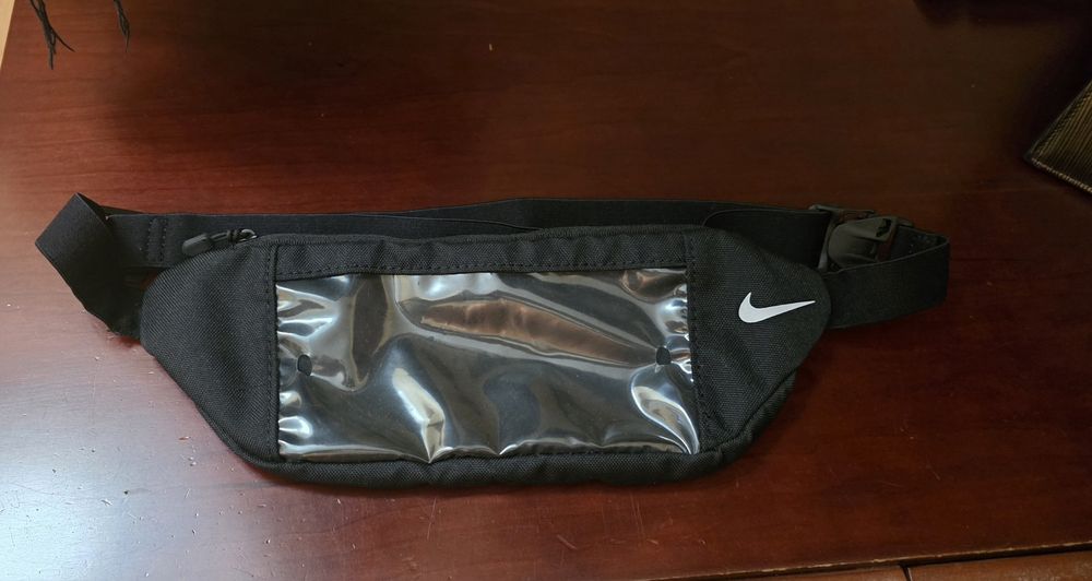 Чанта Nike за кръст