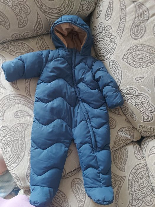 Продам демисезонный комбинезон