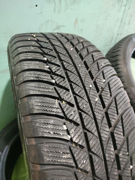 2 бр зимни 205/55/17 Bridgestone дот 2020г