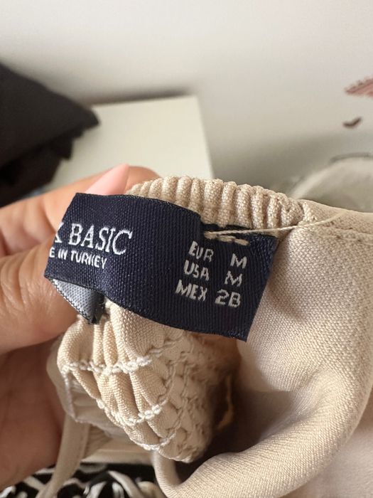 Къса рокля с тънки презрамки