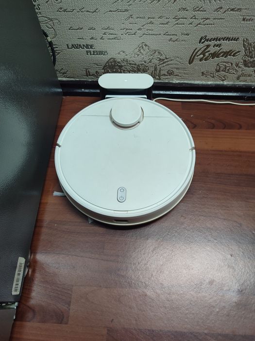 Продаю робот Пылесос