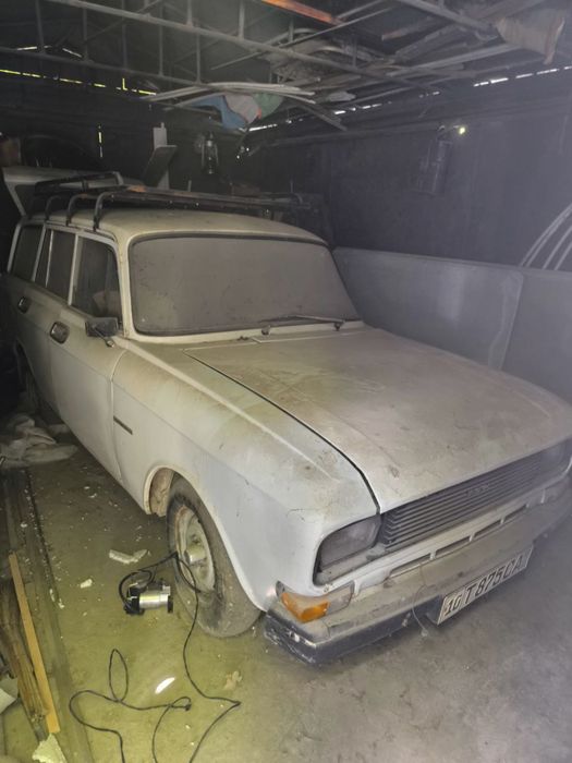 Москвич автомобиль