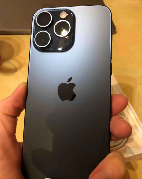 iPhone 15 Pro Max 256gb black titanium