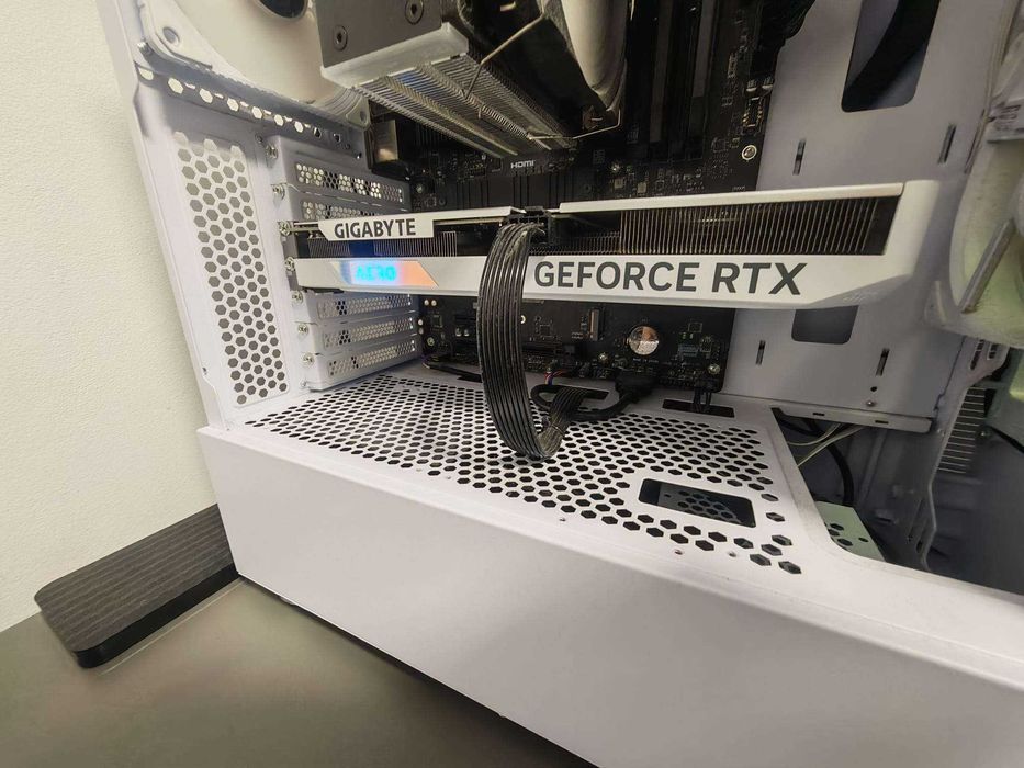 Gigabyte GeForce RTX 4060 AERO OC 8GB