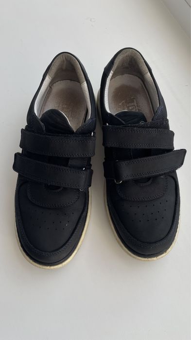 Школьные ботинки