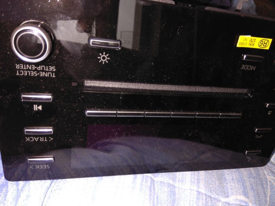 Новый цветной многофункциональный 4.2" дисплей на Toyota Corolla