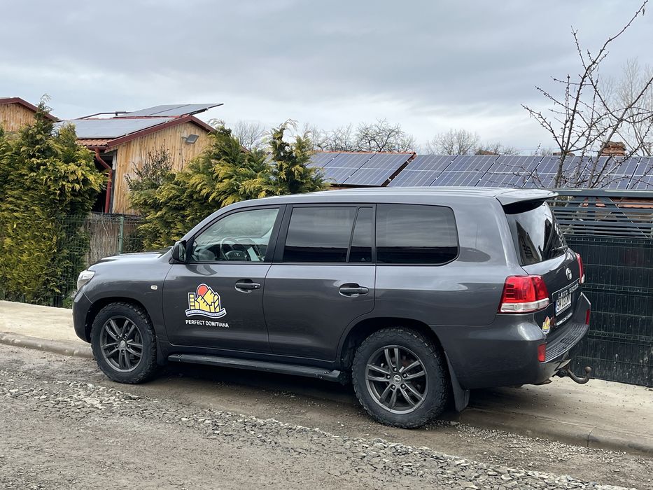 Masina Toyota Land Cruiser