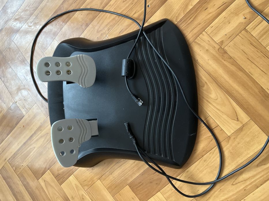 Игровой руль Genius