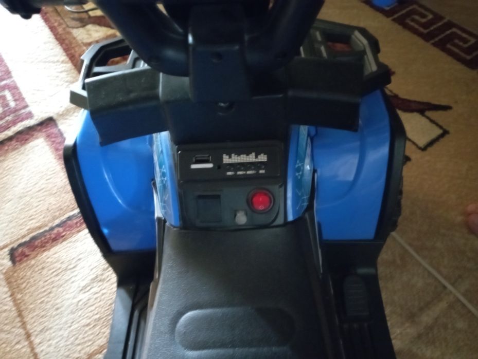 Detskiy kvadradsikl 2:4 let