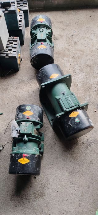 Вибраматор 1,5 кВт.   Вибраматор 0,75квт