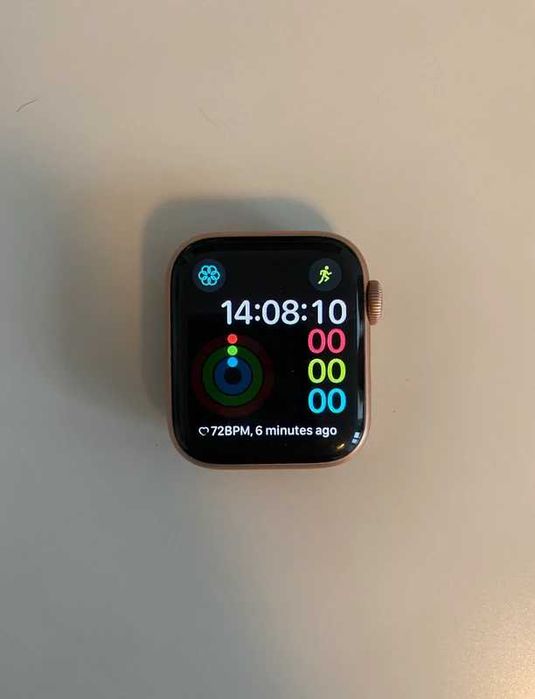 Apple Watch Series 4, Starlight Aluminum 44mm, S/M