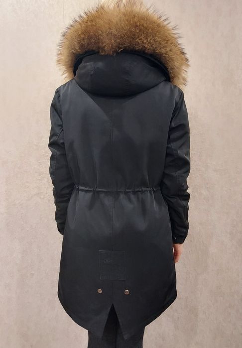 ПРОДАМ зимнюю парку