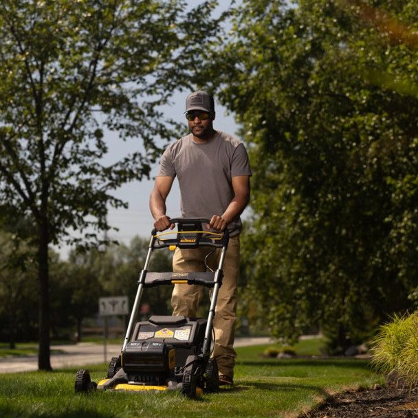 Акумулаторна косачка DeWALT DCMWP134W2, 36 V