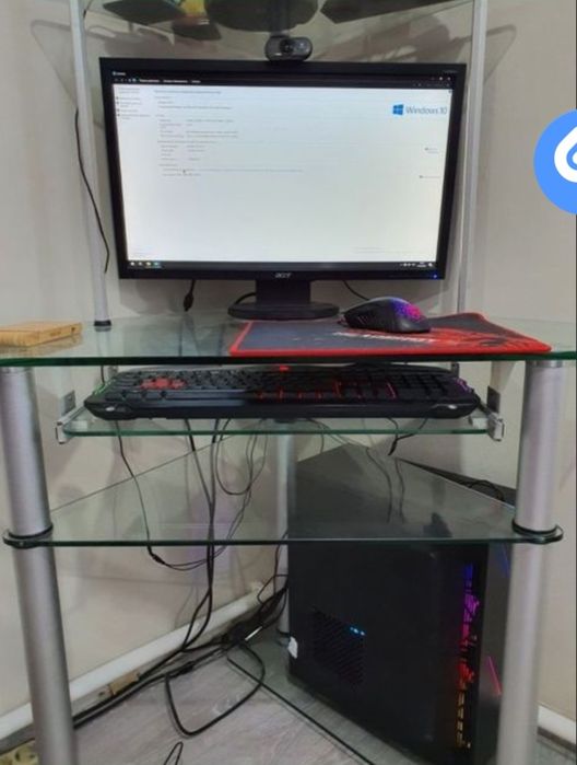 Продам стеклянные столы