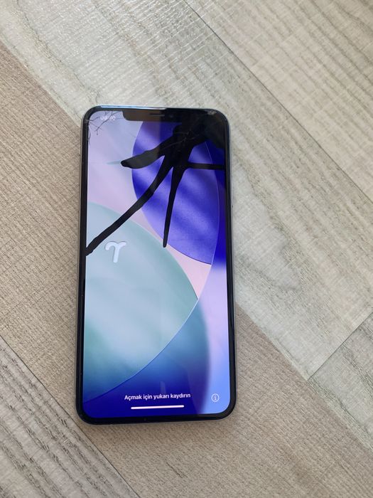 Телефони за части