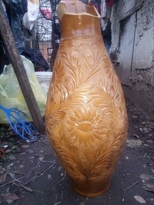 De vânzare vaza gravata locuită