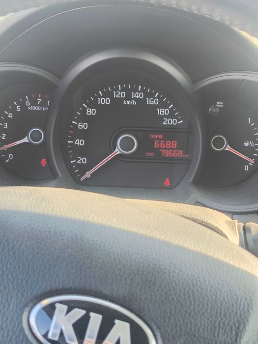 KIA PICANTO 2015 80 000km