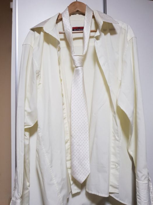 Cămăși de închid cu botoni