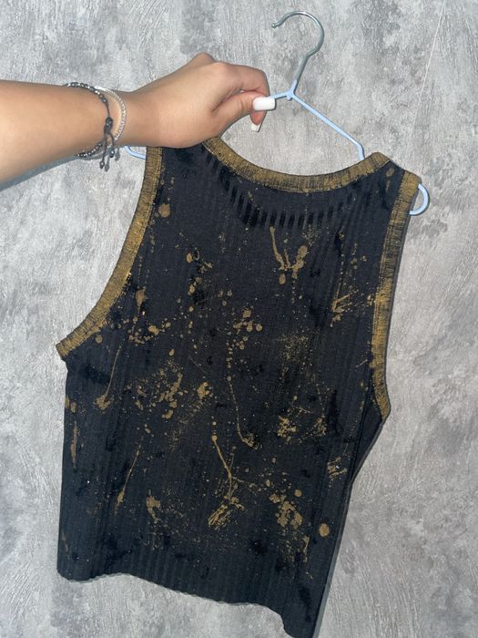 Vând top custommade