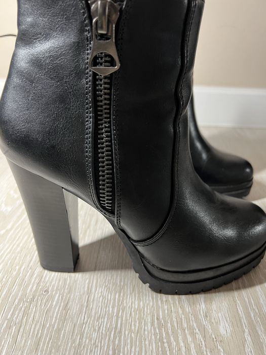 Полусапожки черные