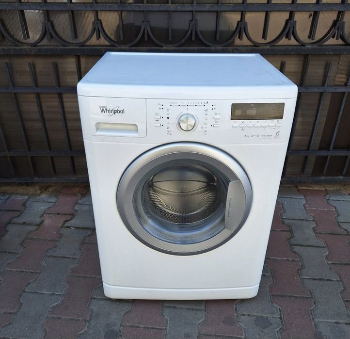 REDUCERE 300 LEI. Masina de spălat rufe Whirlpool.