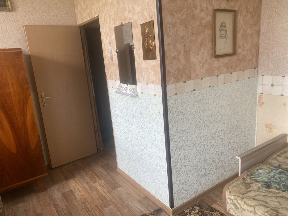 Сдаю комнату в доме длительно