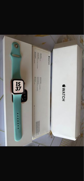 Apple Watch Gold в идеальном состояний
