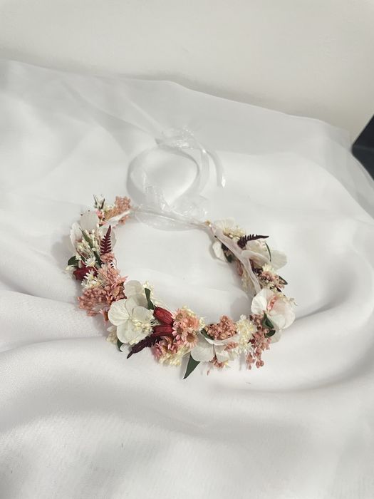 Coroniță din flori uscate