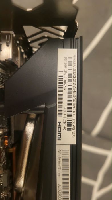 Placa video RX 5700 Sapphire Pulse defecta