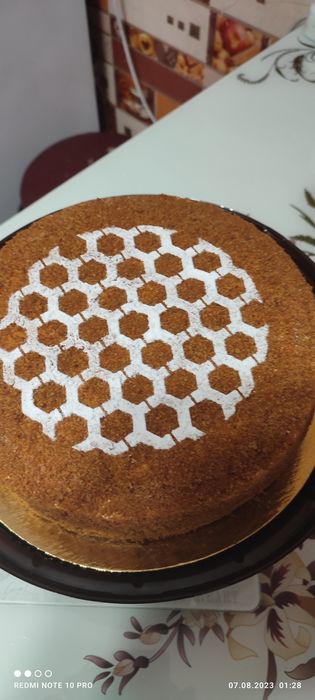 Пеку торты на заказ.