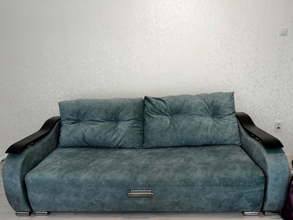 ПРОДАМ ДИВАН в отличном состоянии