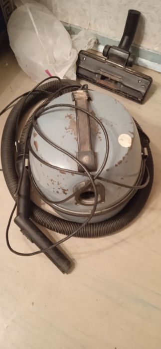 Пылесос СССР смотрите фото