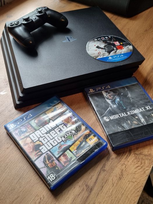 PS4 Pro / 1TB/ 2 джойстика