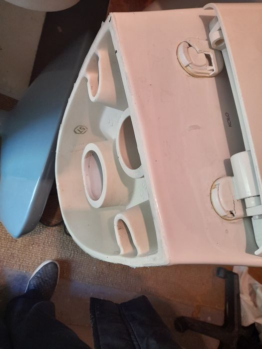 Тоалетни чинии  долно от. и за вграждане  бели, мивки различни