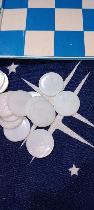 Șah și moara cu piese din plastic
