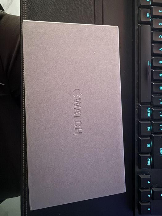 Apple Watch Ultra 3 49mm Black Ti Black Ocean Band