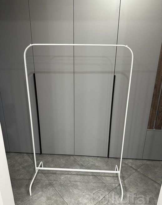 Продам стойки вешалки торговое оборудование кронштейны полки лампы