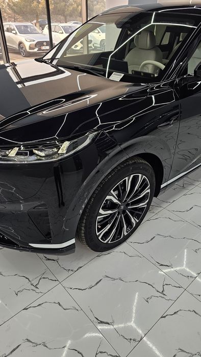 DONGFENG EP 008 ULTRA 

"
 Dongfeng EP008 — kelajak darajasidagi premi