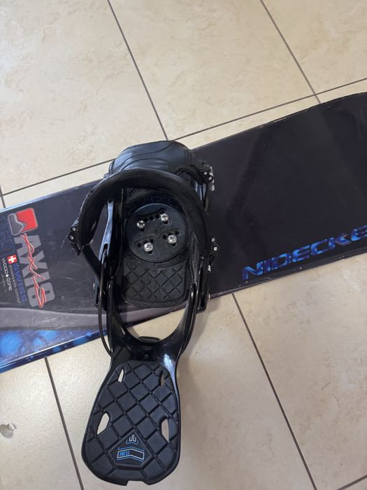 Vand placă snowboard Nidecker cu legaturi