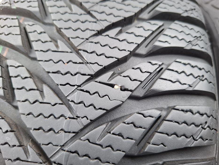 4бр. Почти Нови 185/65/15 Goodyear Ultragrip 8 - DOT  4324