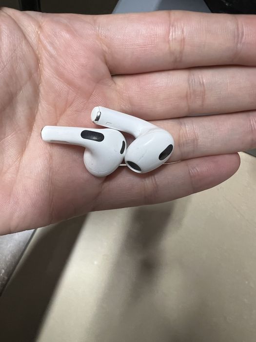 Наушники Apple AirPods