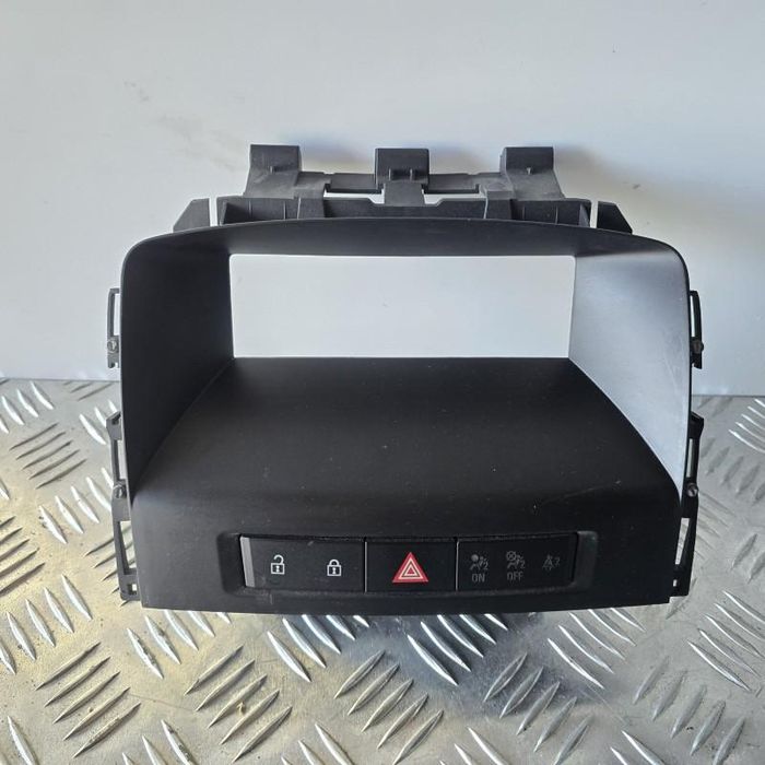 Rama display afișaj bord cu buton avarie Opel Astra J Facelift