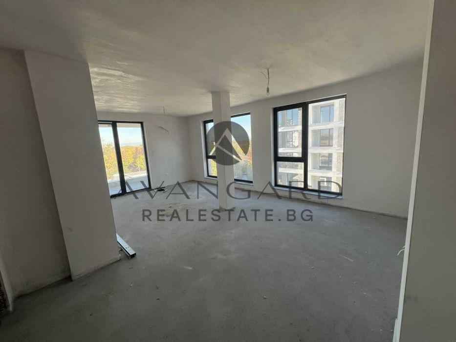 оф.21529 Тристаен апартамент / Кършияка